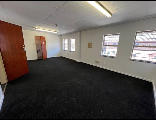 399M² WAREHOUSE TO LET IN STRIJDOMPARK